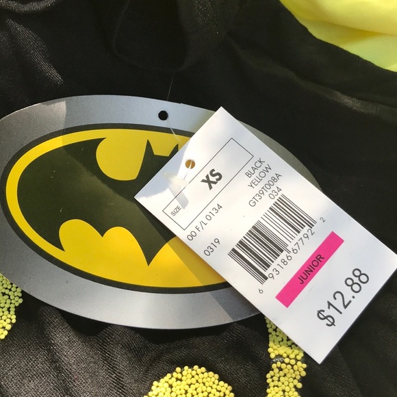 NWT Batman Beaded Logo Tee 2 Interchangeable Capes - Picture 12 of 16